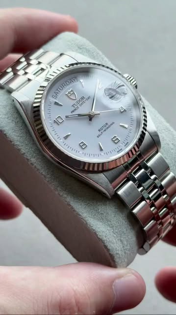 Tudor 76214 Enamel Dial - Arabic Numeral - 18k Fluted Bezel