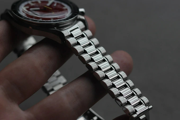 Omega Speedmaster 3510.61 “Schumacher” Ferrari Red