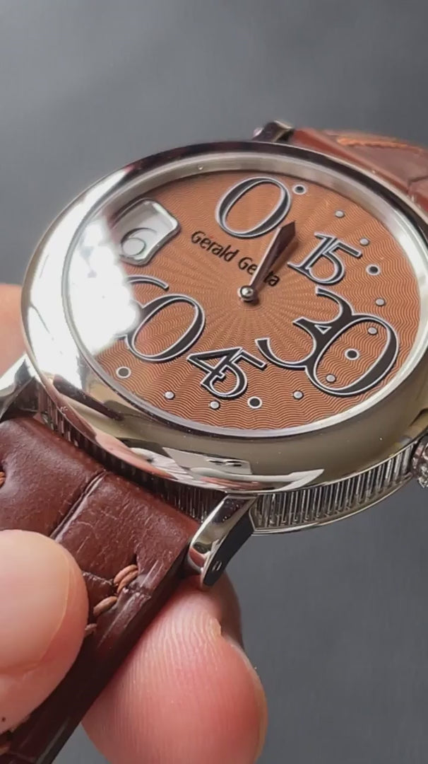 Gérald Genta “Retro Arena Classic”  Salmon Jump Hour