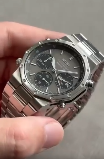 Seiko 7A38-7029 “Royal Oak”