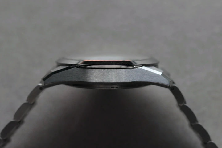 “The Citizen” AQ4100-57B LE